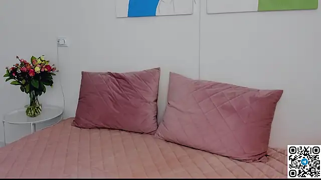 SelenaRousey online show from 03/26/26, 08:42