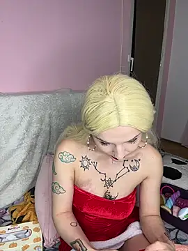 Snapshot of MoonAgnes chatting on 12/26/24, 10:20 MoonAgnes online show from 12/26/24, 10:20