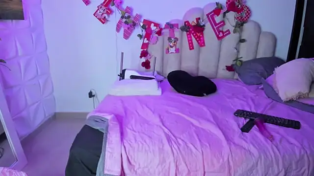 NaomiAsha online show from 02/20/25, 01:14