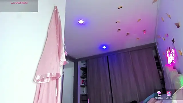 NaomiAsha online show from 12/22/25, 11:57