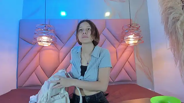 Snapshot of AngelaaCute_ chatting on 02/09/25, 12:52 AngelaaCute  online show from 02/09/25, 12:52