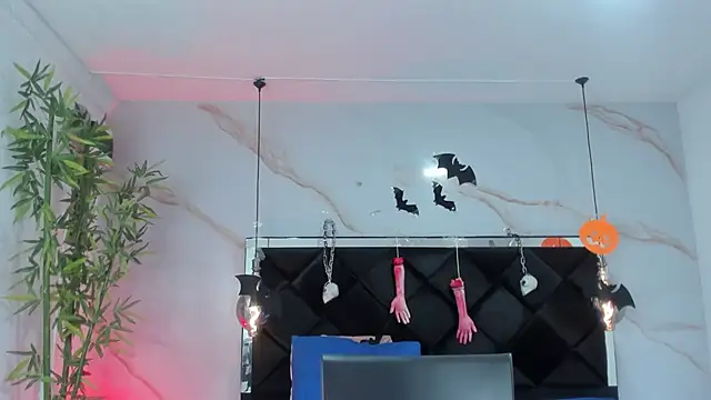 Snapshot of AngelaaCute_ chatting on 10/28/25, 12:09 AngelaaCute online show from 10/28/25, 12:09