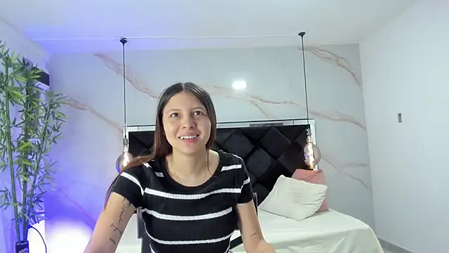 Snapshot of AngelaaCute_ chatting on 11/15/25, 12:34 AngelaaCute online show from 11/15/25, 12:34