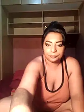 Snapshot of indianstormxo_ chatting on 12/15/25, 01:59 indianstormxo online show from 12/15/25, 01:59