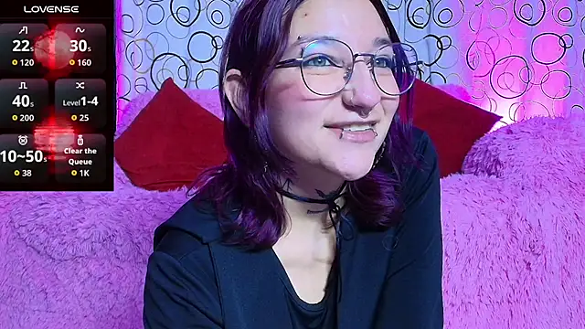 SukiFuyu  online show from 11/25/25, 12:21