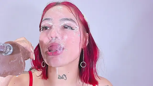 Snapshot of annika_taylor chatting on 12/18/24, 03:26 annika taylor online show from 12/18/24, 03:26