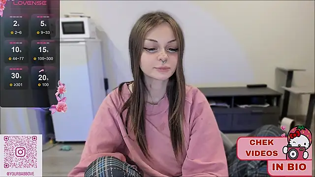 Snapshot of shy_melony chatting on 03/04/25, 10:24 shy melony online show from 03/04/25, 10:24