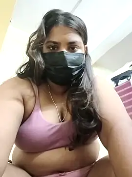 Hotmilfxox online show from 05/08/26, 07:46