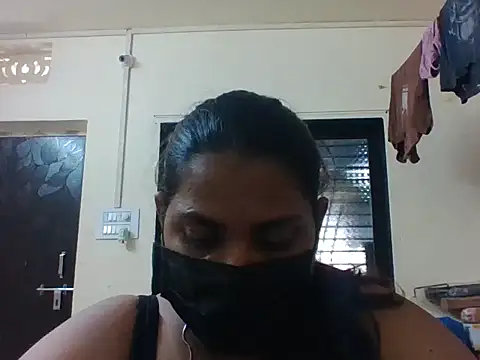 Hotmilfxox online show from 05/16/26, 08:22