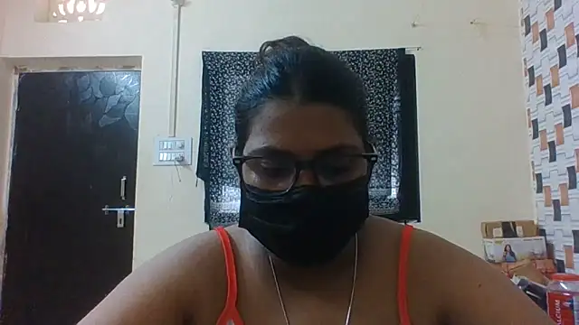 Snapshot of Hotmilfxox chatting on 06/07/26, 06:06 Hotmilfxox online show from 06/07/26, 06:06