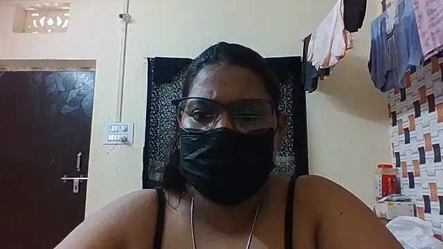Snapshot of Hotmilfxox chatting on 06/19/26, 08:07 Hotmilfxox online show from 06/19/26, 08:07