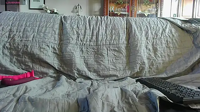 LauraMonolo online show from 06/05/26, 06:31