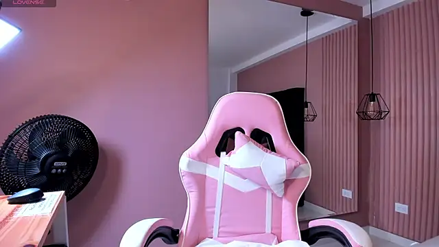 dulce santamaria online show from 12/12/24, 09:58