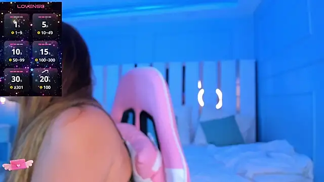 dulce santamaria online show from 12/24/24, 03:49