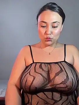 dulce santamaria online show from 03/02/25, 06:48