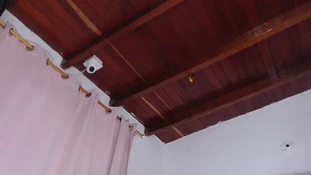 Amara Red online show from 12/02/25, 11:15