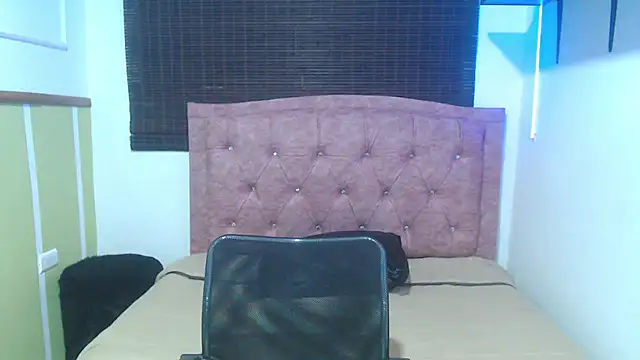 Snapshot of Ruby_Your_Milf chatting on 05/20/26, 06:36 Ruby Your Milf online show from 05/20/26, 06:36