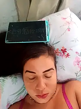 Snapshot of Ceccii chatting on 10/15/25, 05:46 Ceccii online show from 10/15/25, 05:46