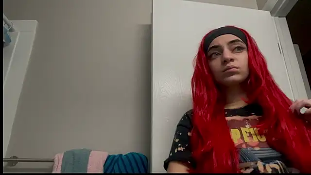 Snapshot of babybimbo chatting on 12/18/24, 12:10 babybimbo online show from 12/18/24, 12:10