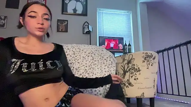 Snapshot of babybimbo chatting on 01/22/25, 08:59 babybimbo online show from 01/22/25, 08:59