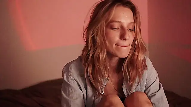 Stephany talks online show from 12/17/24, 02:23