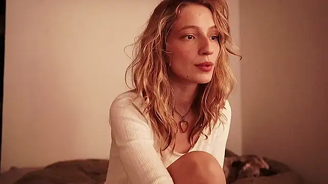 Stephany talks online show from 12/18/24, 03:15