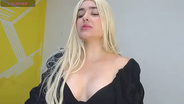 Nikolle Rouss online show from 06/13/26, 07:01