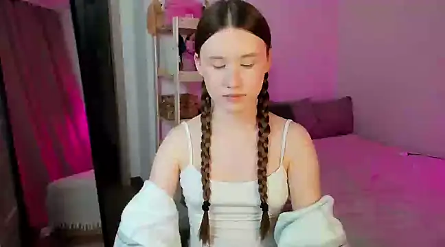 Stella Sunny online show from 03/14/25, 10:27