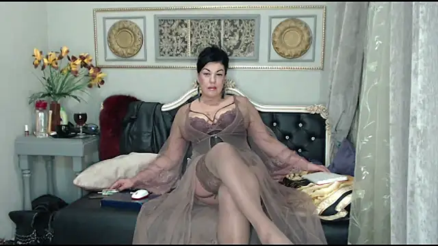 Snapshot of LadyMargoFontana chatting on 02/18/25, 04:37 LadyMargoFontana online show from 02/18/25, 04:37