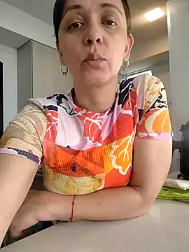 Snapshot of natalie_cowens chatting on 10/27/25, 04:33 natalie cowens online show from 10/27/25, 04:33