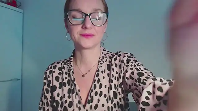 AliciaDesire online show from 02/25/26, 06:45