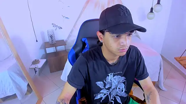 Snapshot of Brand_habes chatting on 11/23/25, 06:57 Brand habes online show from 11/23/25, 06:57