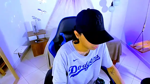 Snapshot of Brand_habes chatting on 12/15/25, 05:34 Brand habes online show from 12/15/25, 05:34