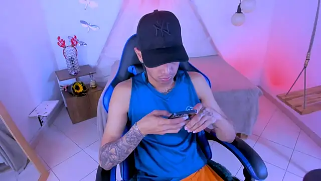 Snapshot of Brand_habes chatting on 12/22/25, 04:42 Brand habes online show from 12/22/25, 04:42