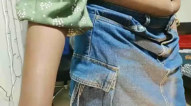 Snapshot of Anjali_cute-Pondati chatting on 02/19/25, 01:08 Anjali cute-Pondati online show from 02/19/25, 01:08