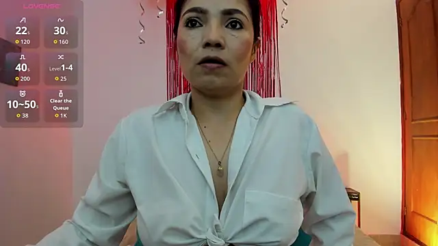 Snapshot of Sofia_Walke1 chatting on 12/20/25, 02:29 Sofia Walke1 online show from 12/20/25, 02:29