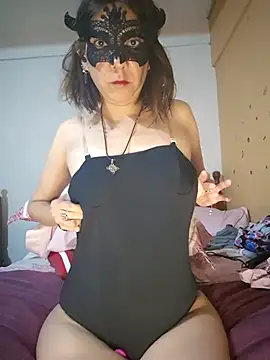 Lunababymylove online show from 09/28/25, 01:22