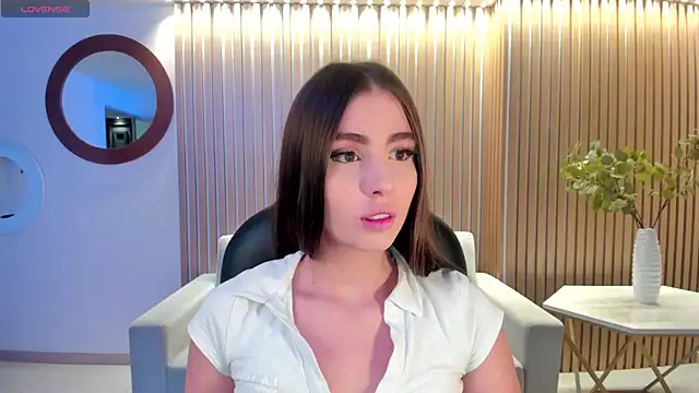 DolcieElliot online show from 12/21/24, 12:06