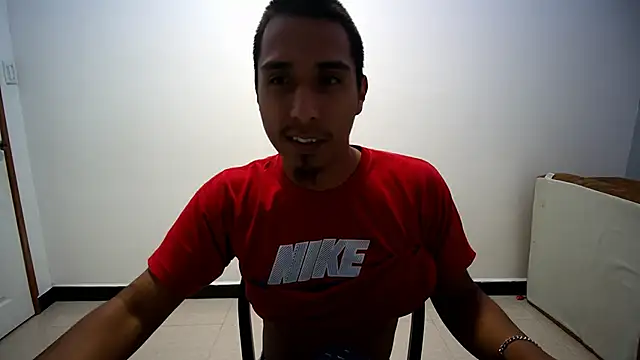 Snapshot of michaelhotbbc chatting on 09/22/25, 03:52 michaelhotbbc online show from 09/22/25, 03:52