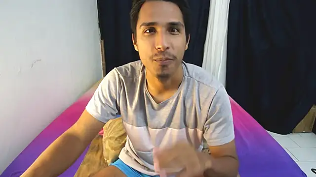 Snapshot of michaelhotbbc chatting on 11/24/25, 04:34 michaelhotbbc online show from 11/24/25, 04:34