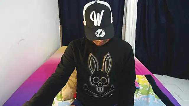 Snapshot of michaelhotbbc chatting on 11/27/25, 04:14 michaelhotbbc online show from 11/27/25, 04:14