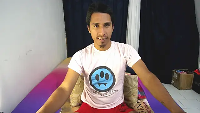 Snapshot of michaelhotbbc chatting on 12/01/25, 05:23 michaelhotbbc online show from 12/01/25, 05:23