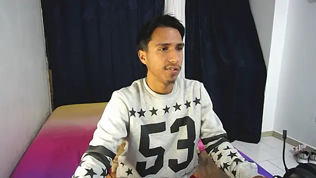 Snapshot of michaelhotbbc chatting on 02/01/26, 04:11 michaelhotbbc online show from 02/01/26, 04:11