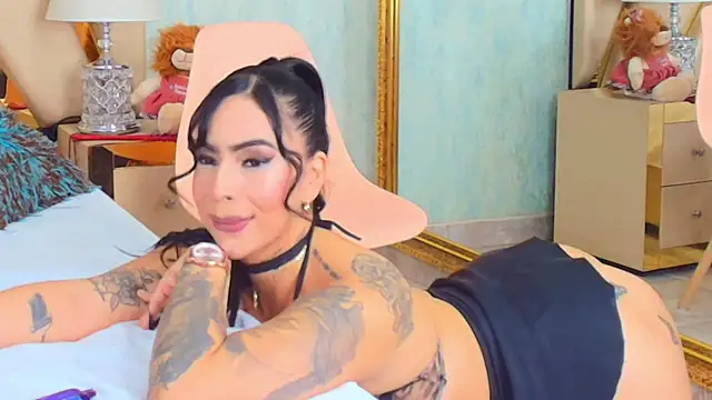 GiahDaniels online show from 02/22/25, 12:05