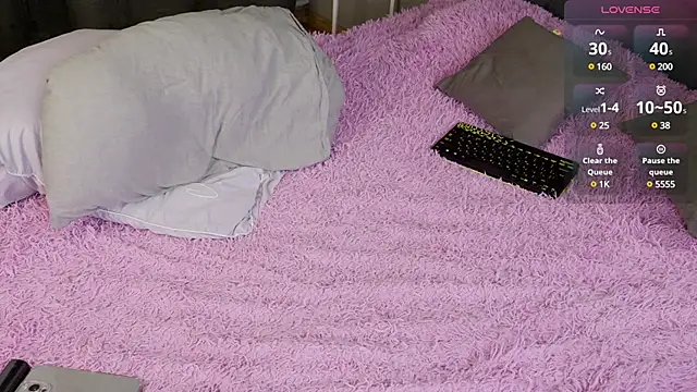 Snapshot of Victoria_Thomsons1 chatting on 03/19/25, 05:41 Victoria Thomsons1 online show from 03/19/25, 05:41