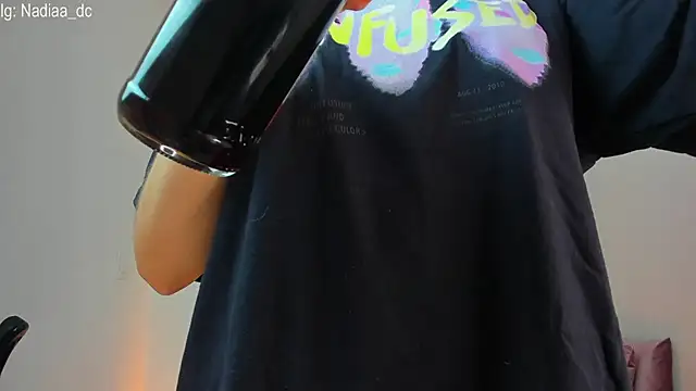 Snapshot of Nadiaa_ chatting on 12/12/24, 02:59 Nadiaa online show from 12/12/24, 02:59