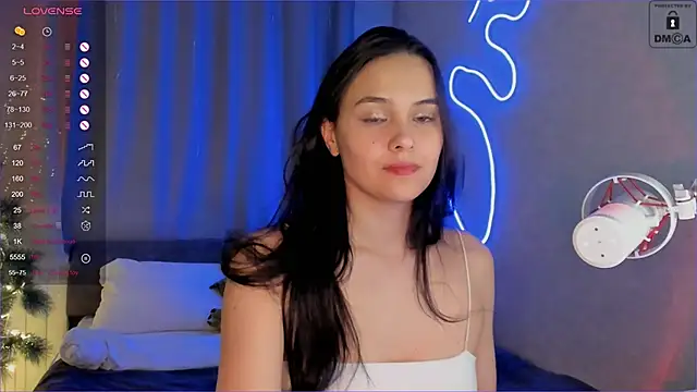 Snapshot of _Sweetie_ chatting on 12/23/24, 01:03 Sweetie online show from 12/23/24, 01:03