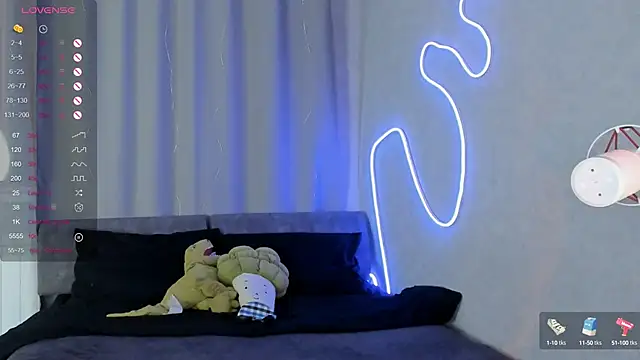 Snapshot of _Sweetie_ chatting on 02/07/25, 07:17 Sweetie online show from 02/07/25, 07:17