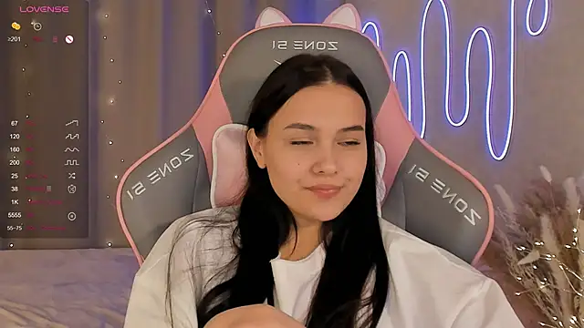 Snapshot of _Sweetie_ chatting on 02/15/25, 01:05 Sweetie online show from 02/15/25, 01:05