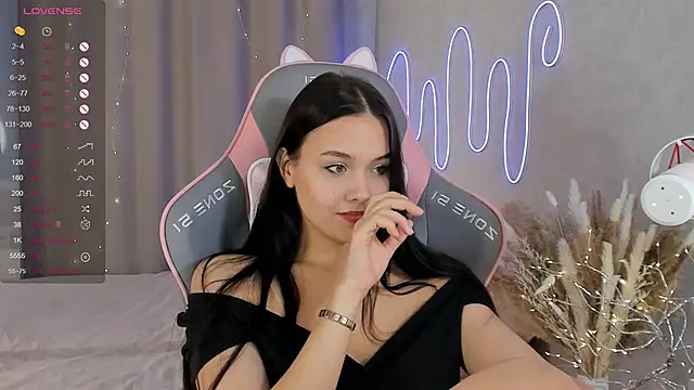 Snapshot of _Sweetie_ chatting on 02/16/25, 11:49 Sweetie online show from 02/16/25, 11:49